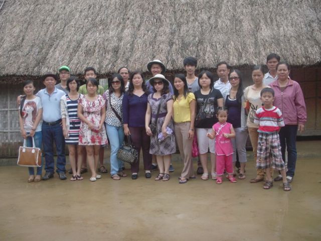 Đoàn tham quan TTPC Hiv-Aids về thăm quê Bác